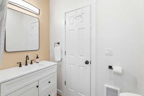 Tiny photo for 15901 SW Frog Court, Terrebonne, OR 97760 (MLS # 220213176)