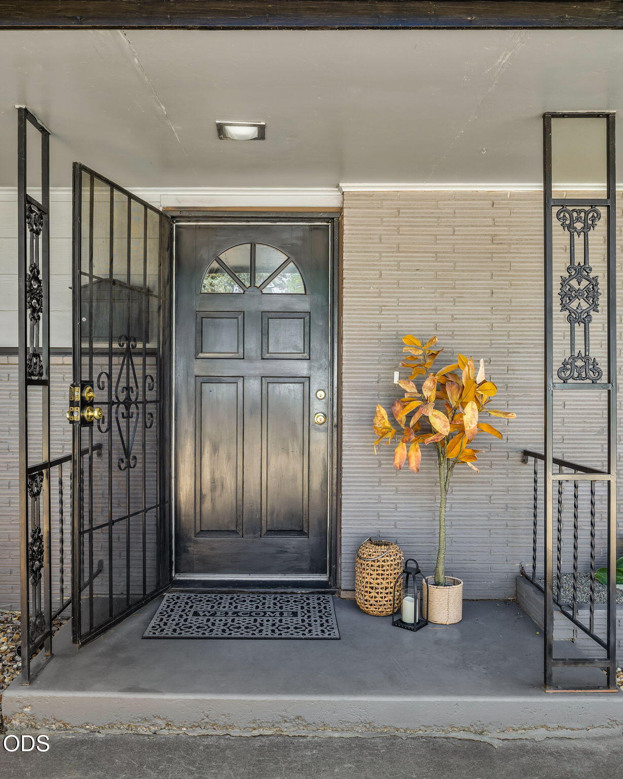 647 NE Lafayette Avenue A, B