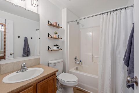 Tiny photo for 3103 SW Peridot Avenue, Redmond, OR 97756 (MLS # 220215650)