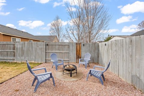 Tiny photo for 3103 SW Peridot Avenue, Redmond, OR 97756 (MLS # 220215650)