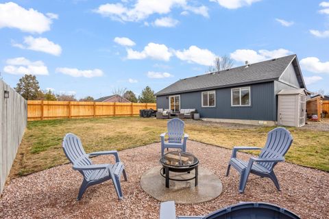 Tiny photo for 3103 SW Peridot Avenue, Redmond, OR 97756 (MLS # 220215650)