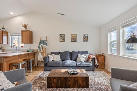 Tiny photo for 3103 SW Peridot Avenue, Redmond, OR 97756 (MLS # 220215650)