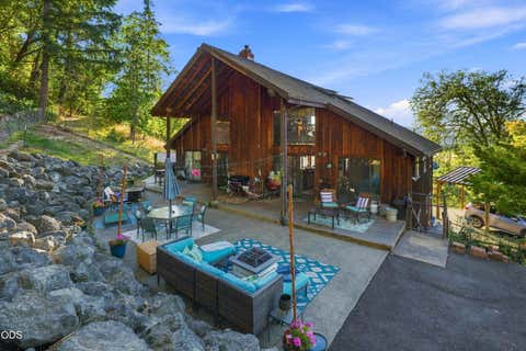 Tiny photo for 466 Laurel Drive, Roseburg, OR 97471 (MLS # 220227199)