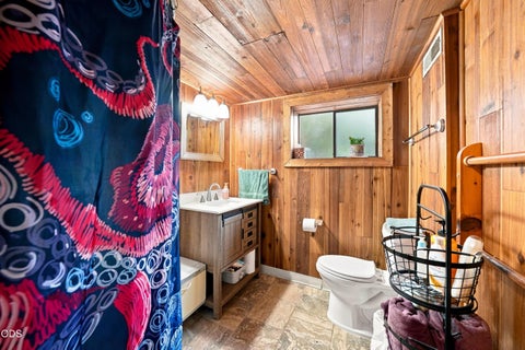 Tiny photo for 466 Laurel Drive, Roseburg, OR 97471 (MLS # 220227199)