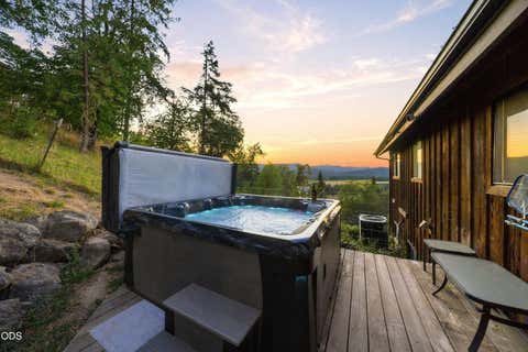 Tiny photo for 466 Laurel Drive, Roseburg, OR 97471 (MLS # 220227199)