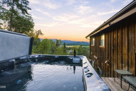 Tiny photo for 466 Laurel Drive, Roseburg, OR 97471 (MLS # 220227199)