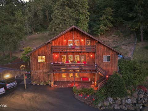 Tiny photo for 466 Laurel Drive, Roseburg, OR 97471 (MLS # 220227199)