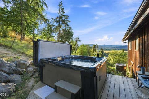 Tiny photo for 466 Laurel Drive, Roseburg, OR 97471 (MLS # 220227199)