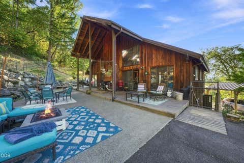 Tiny photo for 466 Laurel Drive, Roseburg, OR 97471 (MLS # 220227199)