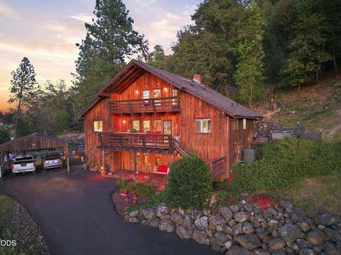 Tiny photo for 466 Laurel Drive, Roseburg, OR 97471 (MLS # 220227199)