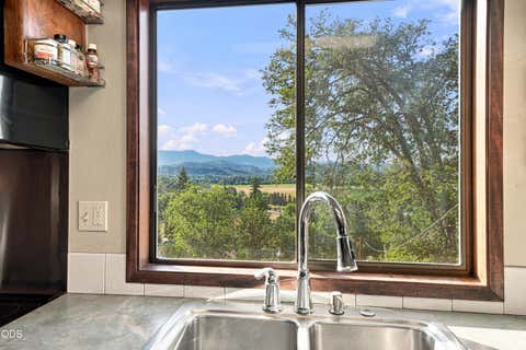 Tiny photo for 466 Laurel Drive, Roseburg, OR 97471 (MLS # 220227199)