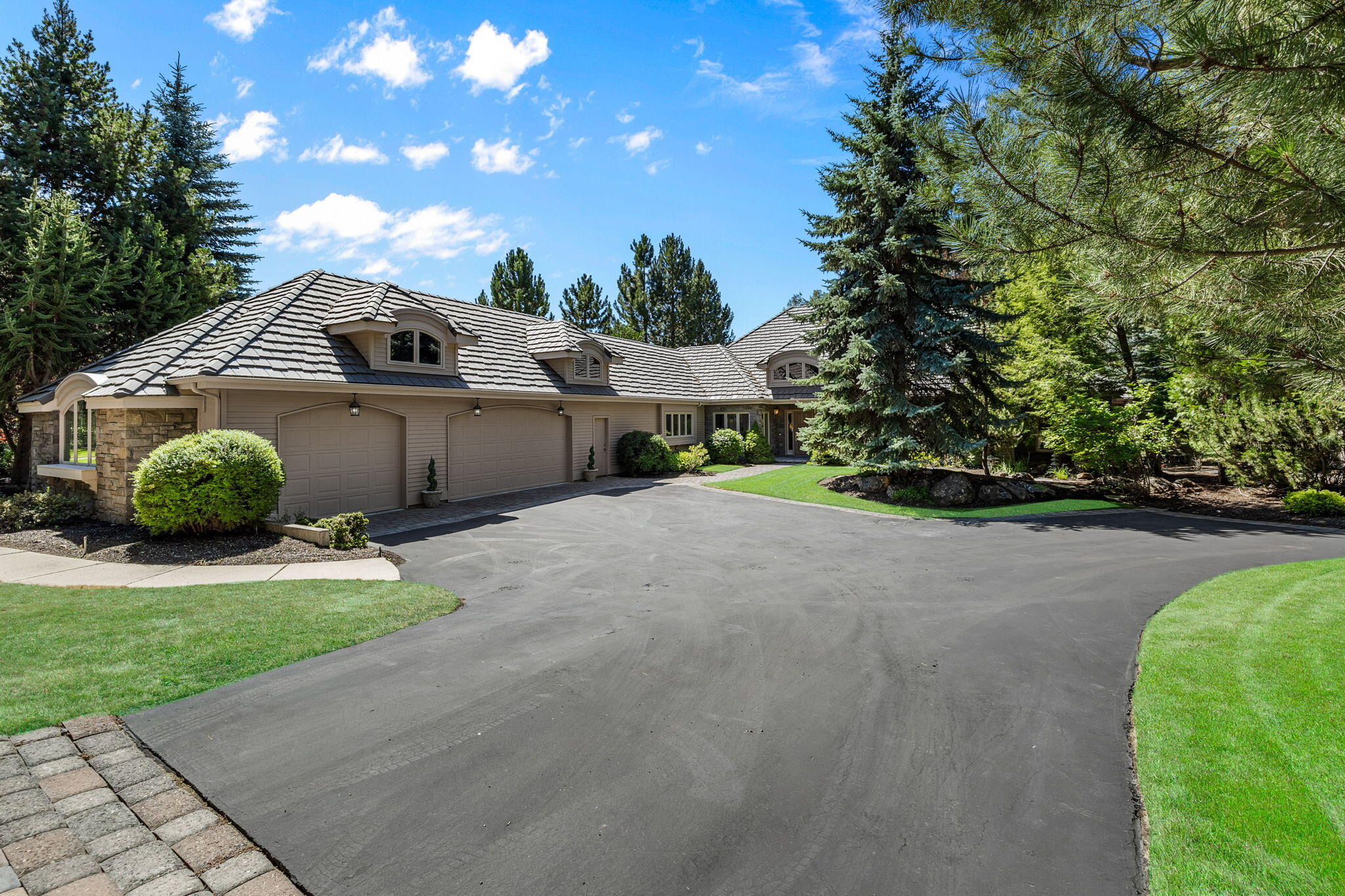 Broken Top - Residential