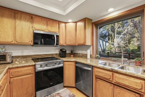 Tiny photo for 2489 Senate Way, Medford, OR 97504 (MLS # 220213944)