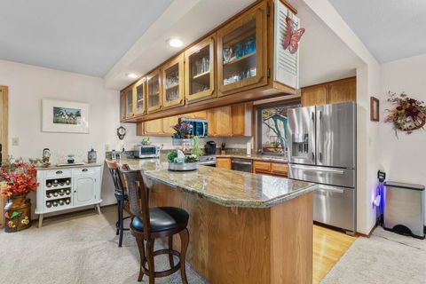 Tiny photo for 2489 Senate Way, Medford, OR 97504 (MLS # 220213944)