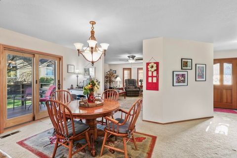 Tiny photo for 2489 Senate Way, Medford, OR 97504 (MLS # 220213944)