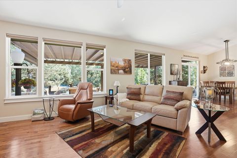 Tiny photo for 2440 Linnet Lane, Redmond, OR 97756 (MLS # 220217670)