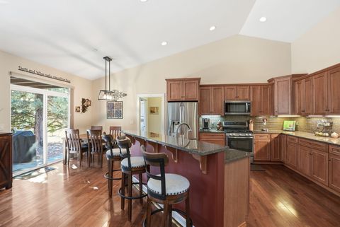 Tiny photo for 2440 Linnet Lane, Redmond, OR 97756 (MLS # 220217670)