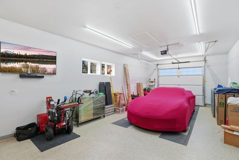 Tiny photo for 2440 Linnet Lane, Redmond, OR 97756 (MLS # 220217670)