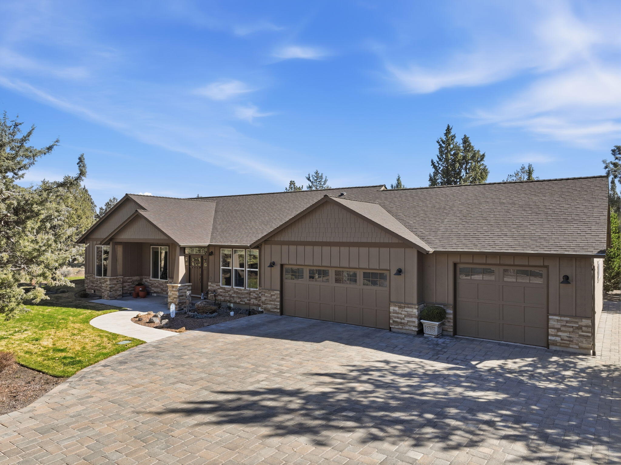 2440 Linnet Lane