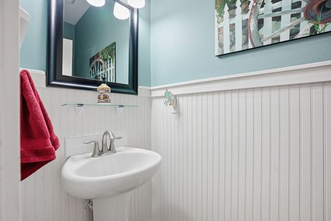 Tiny photo for 2440 Linnet Lane, Redmond, OR 97756 (MLS # 220217670)