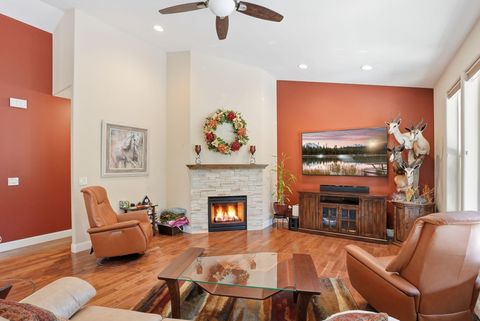 Tiny photo for 2440 Linnet Lane, Redmond, OR 97756 (MLS # 220217670)