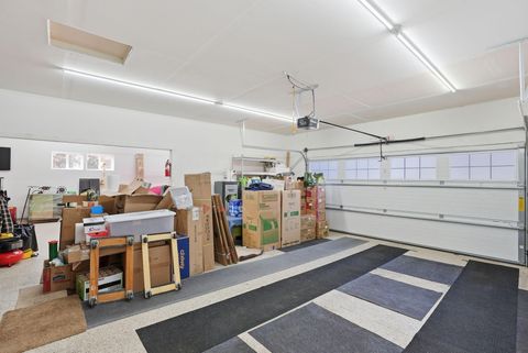 Tiny photo for 2440 Linnet Lane, Redmond, OR 97756 (MLS # 220217670)