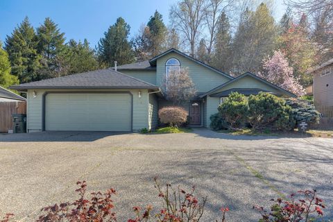 Tiny photo for 1987 Kelly Way, Grants Pass, OR 97527 (MLS # 220217438)