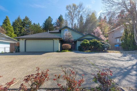 Tiny photo for 1987 Kelly Way, Grants Pass, OR 97527 (MLS # 220217438)