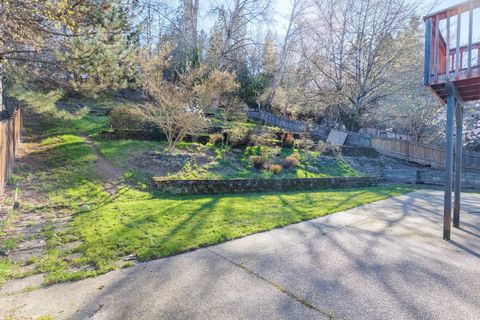 Tiny photo for 1987 Kelly Way, Grants Pass, OR 97527 (MLS # 220217438)