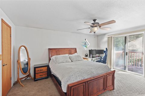 Tiny photo for 1987 Kelly Way, Grants Pass, OR 97527 (MLS # 220217438)