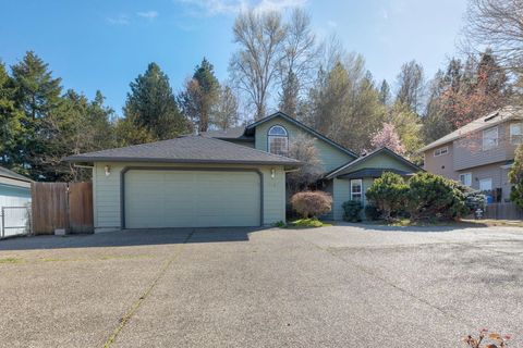 Tiny photo for 1987 Kelly Way, Grants Pass, OR 97527 (MLS # 220217438)