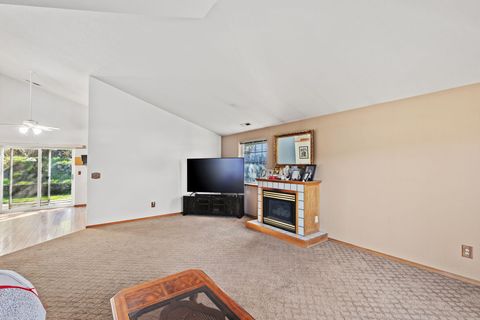 Tiny photo for 1987 Kelly Way, Grants Pass, OR 97527 (MLS # 220217438)