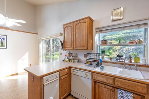 Tiny photo for 1987 Kelly Way, Grants Pass, OR 97527 (MLS # 220217438)