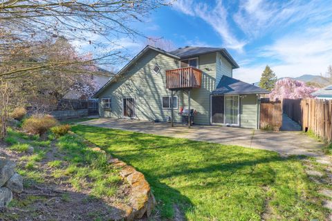 Tiny photo for 1987 Kelly Way, Grants Pass, OR 97527 (MLS # 220217438)