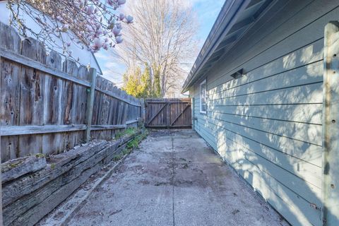 Tiny photo for 1987 Kelly Way, Grants Pass, OR 97527 (MLS # 220217438)