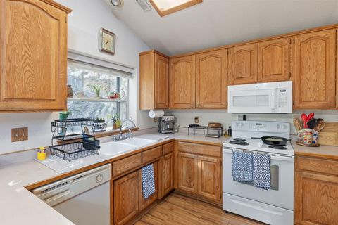 Tiny photo for 1987 Kelly Way, Grants Pass, OR 97527 (MLS # 220217438)