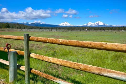 Tiny photo for 16845 Varco Road, Bend, OR 97703 (MLS # 220222787)