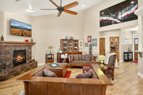 Tiny photo for 3681 Windgate Street, Medford, OR 97504 (MLS # 220211121)