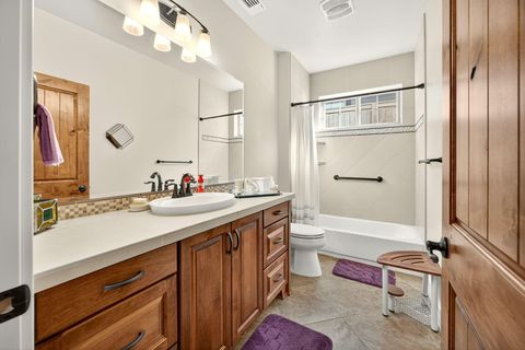 Tiny photo for 3681 Windgate Street, Medford, OR 97504 (MLS # 220211121)