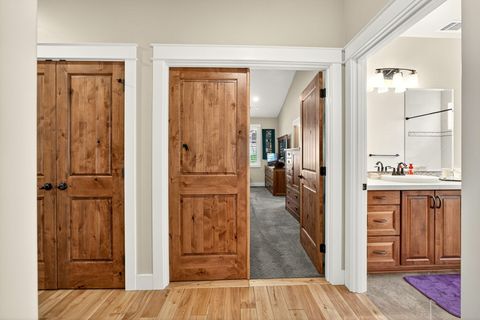 Tiny photo for 3681 Windgate Street, Medford, OR 97504 (MLS # 220211121)