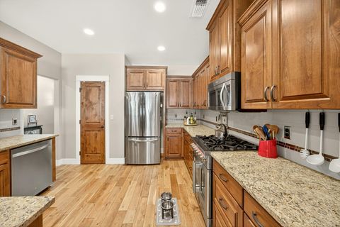 Tiny photo for 3681 Windgate Street, Medford, OR 97504 (MLS # 220211121)