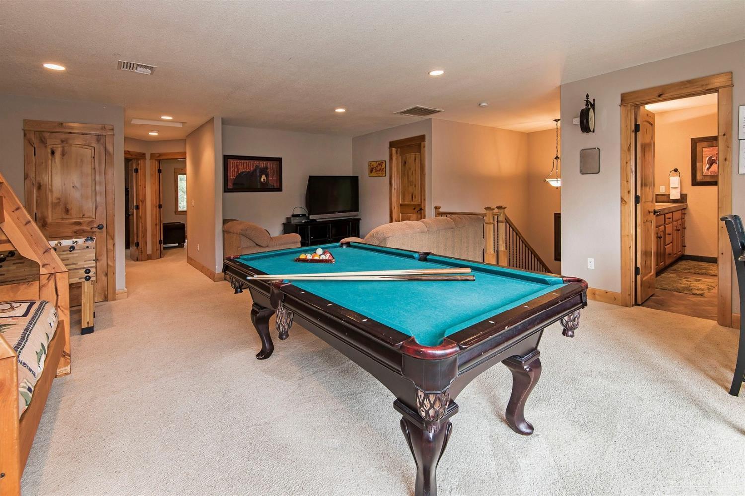 Fairway Crest Village - Residential