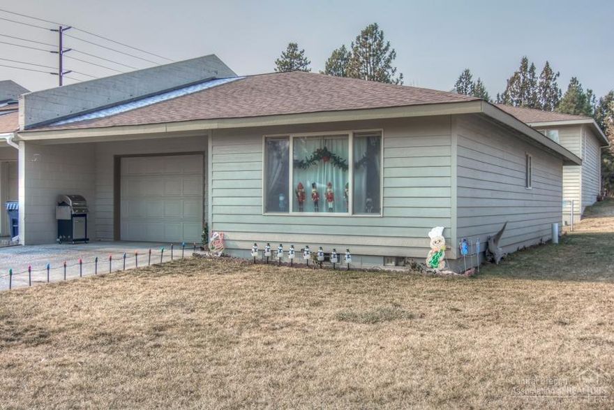 Affordable and ready for a first time home buyer or investor. Low maintenance and close to Kiwanis Park. Great central location with easy access to the Old Mill District, shopping, dining, recreation & all Central Oregon has to offer.