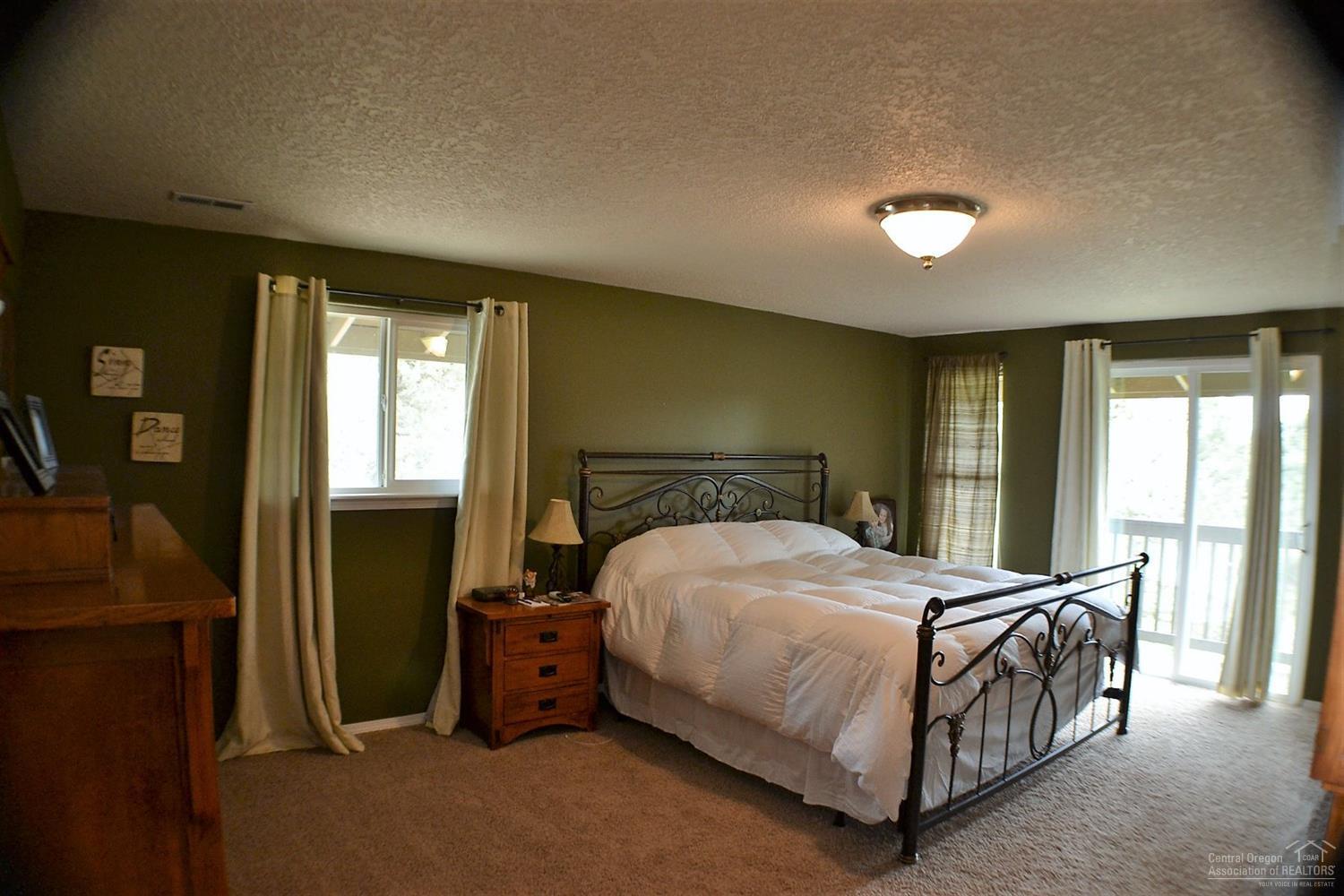 Knob Hill - Residential