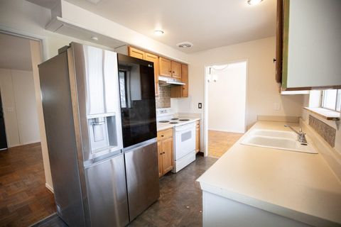 Tiny photo for 10556 Wright Avenue, Klamath Falls, OR 97603 (MLS # 220220139)