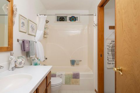 Tiny photo for 2206 Egret Court, Grants Pass, OR 97526 (MLS # 220212728)