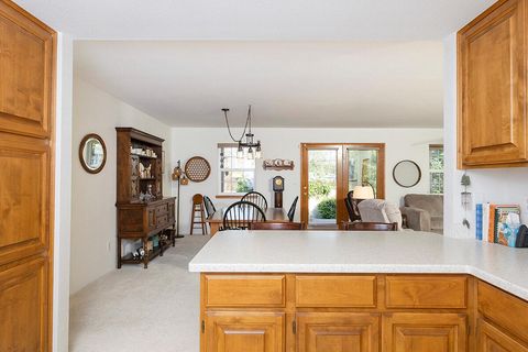 Tiny photo for 2206 Egret Court, Grants Pass, OR 97526 (MLS # 220212728)