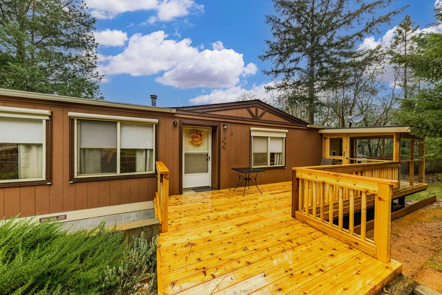 Well-Kept Manufactured Home on 1.01 Acres of Level and Useable Land in the Applegate Valley! This Home offers 3 Bedrooms, 2 Full Baths. Home has Newer Double-Pane
Vinyl Windows throughout, with new interior blinds. 2017 New heating and cooling system. Brand New Kiln Dried Cedar, rear and front decks. Back deck off the Kitchen
Area overlooks the main part of the property below and offers some pretty Mountain Views. Multiple Storage Sheds, as well as new 10/16 Tuff Shed. Property is Level to
Gently Sloping. Property is fully fenced with a new chain link fence. Large Open Rear Pasture Area is perfect for Animals, Large Gardens, Orchard, and more! Brand new
cinder block perimeter around house. This Home is surprisingly Private from Neighbors! Home is located on a Quiet Single-Lane Country Road with very little traffic. The
Well in 2020 was 11.5 GPM. Owner has made multiple upgrades to property since purchasing, and it shows.