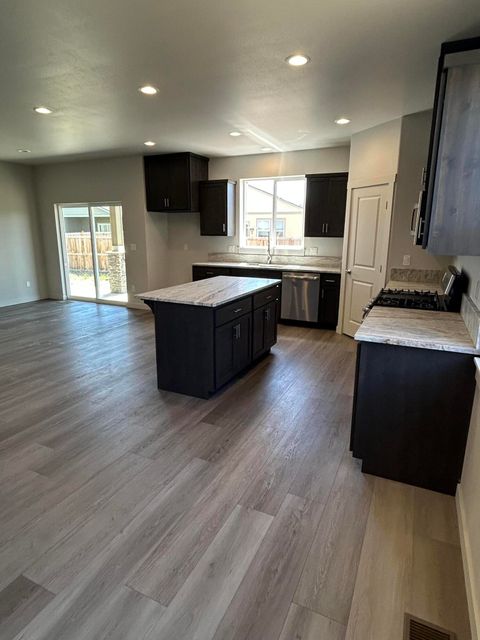 Tiny photo for 3200 NW Dogwood Avenue, Redmond, OR 97756 (MLS # 220221296)