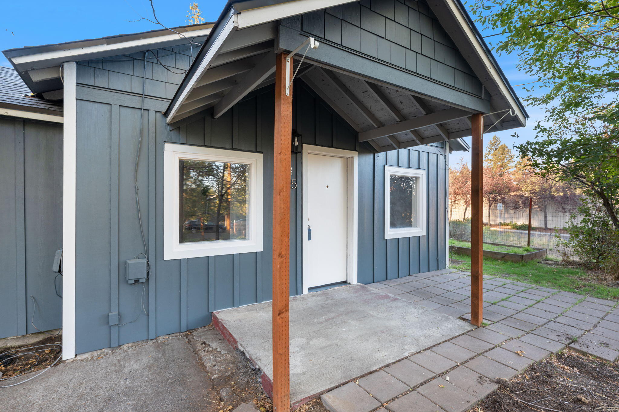 135 SE Roosevelt Avenue